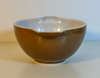 Pyrex Brown 1.5 Pint Cinderella Mixing Bowl