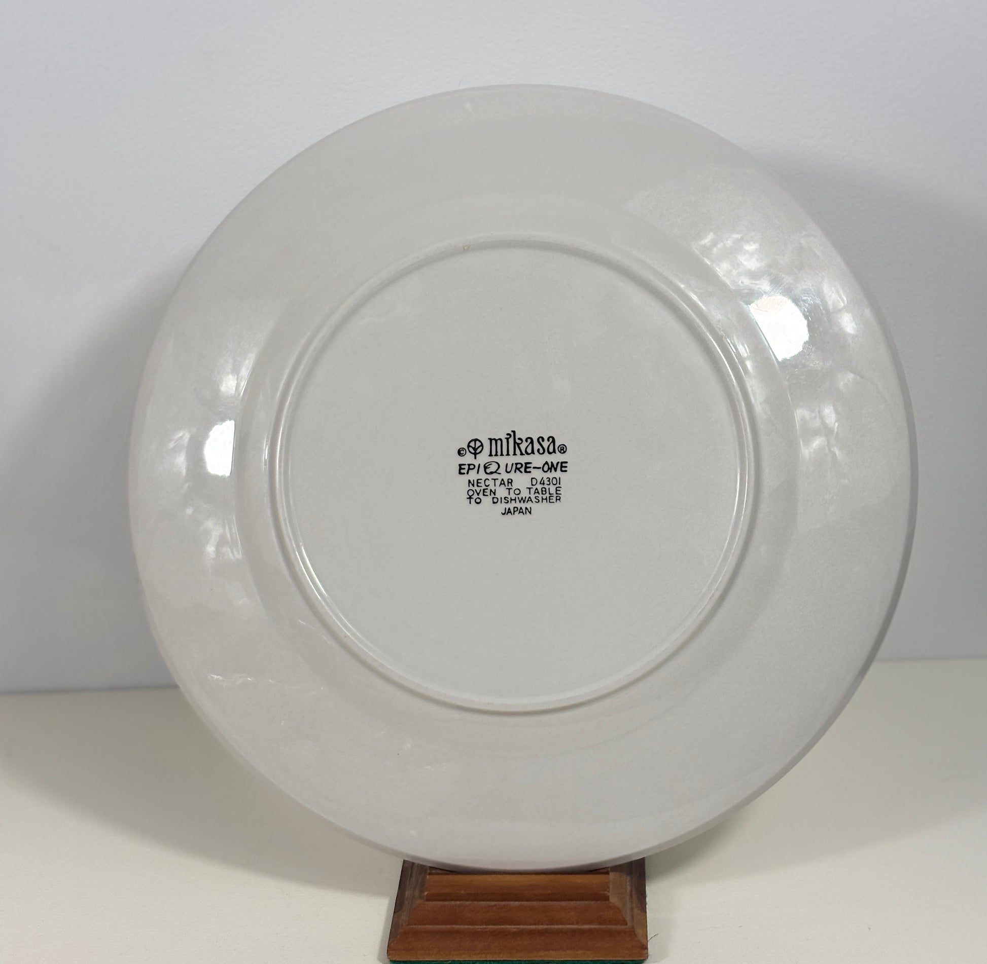 Mikasa Cera Stone Nectar Plate