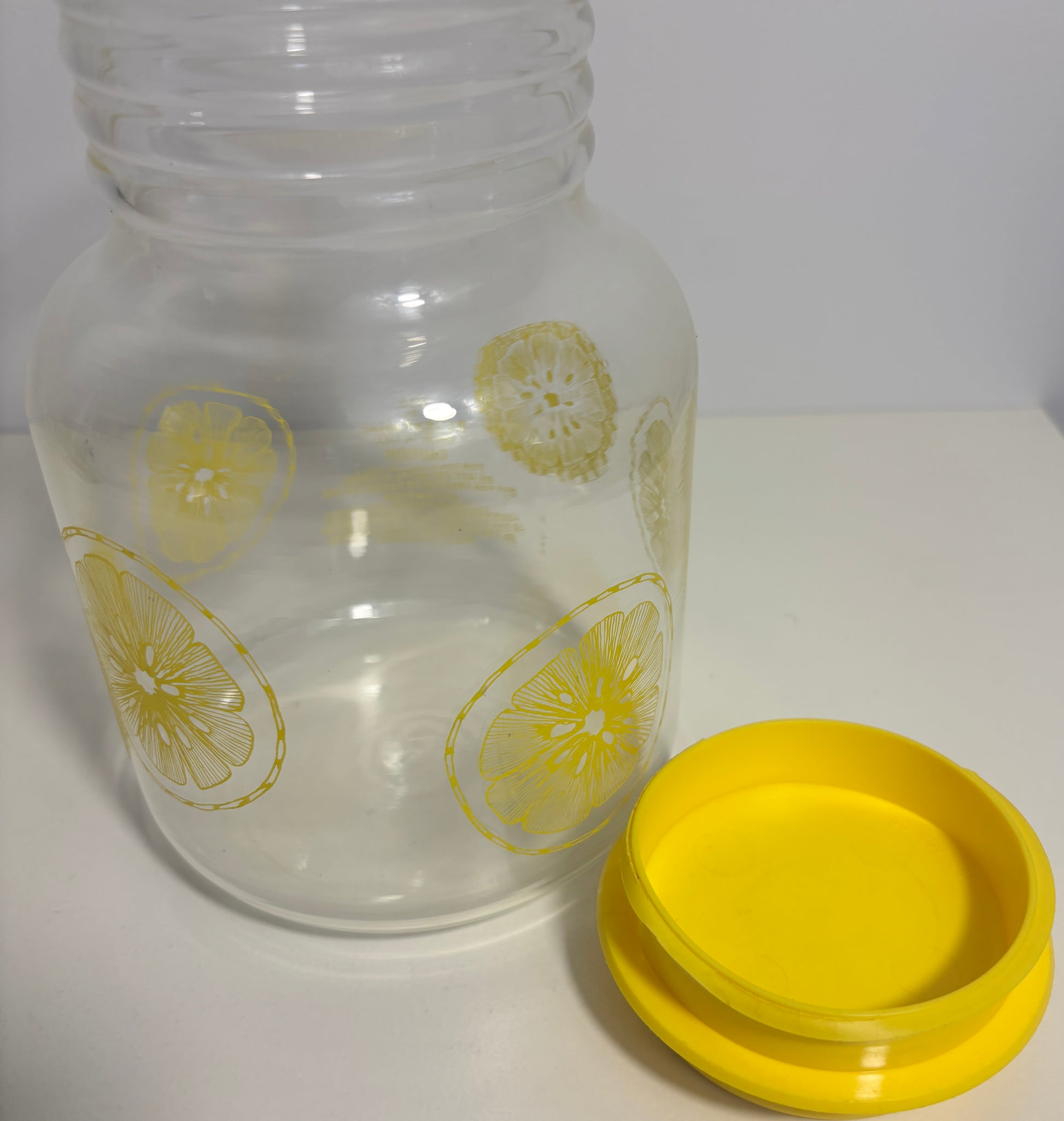 Pyrex 1.5 Litre Lemon Theme Glass Pitcher