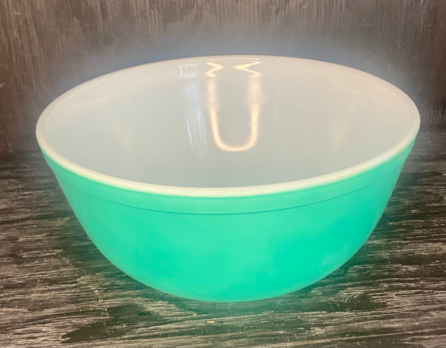 Green Pyrex 2.5 Quart Mixing Bowl