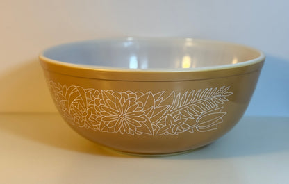 Pyrex Woodland 4 Quart Nesting Mixing Bowl