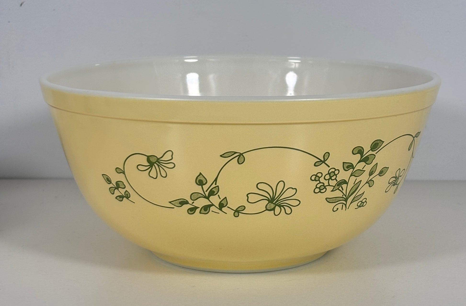 Pyrex Shenandoah 2.5 Quart Mixing Bowl