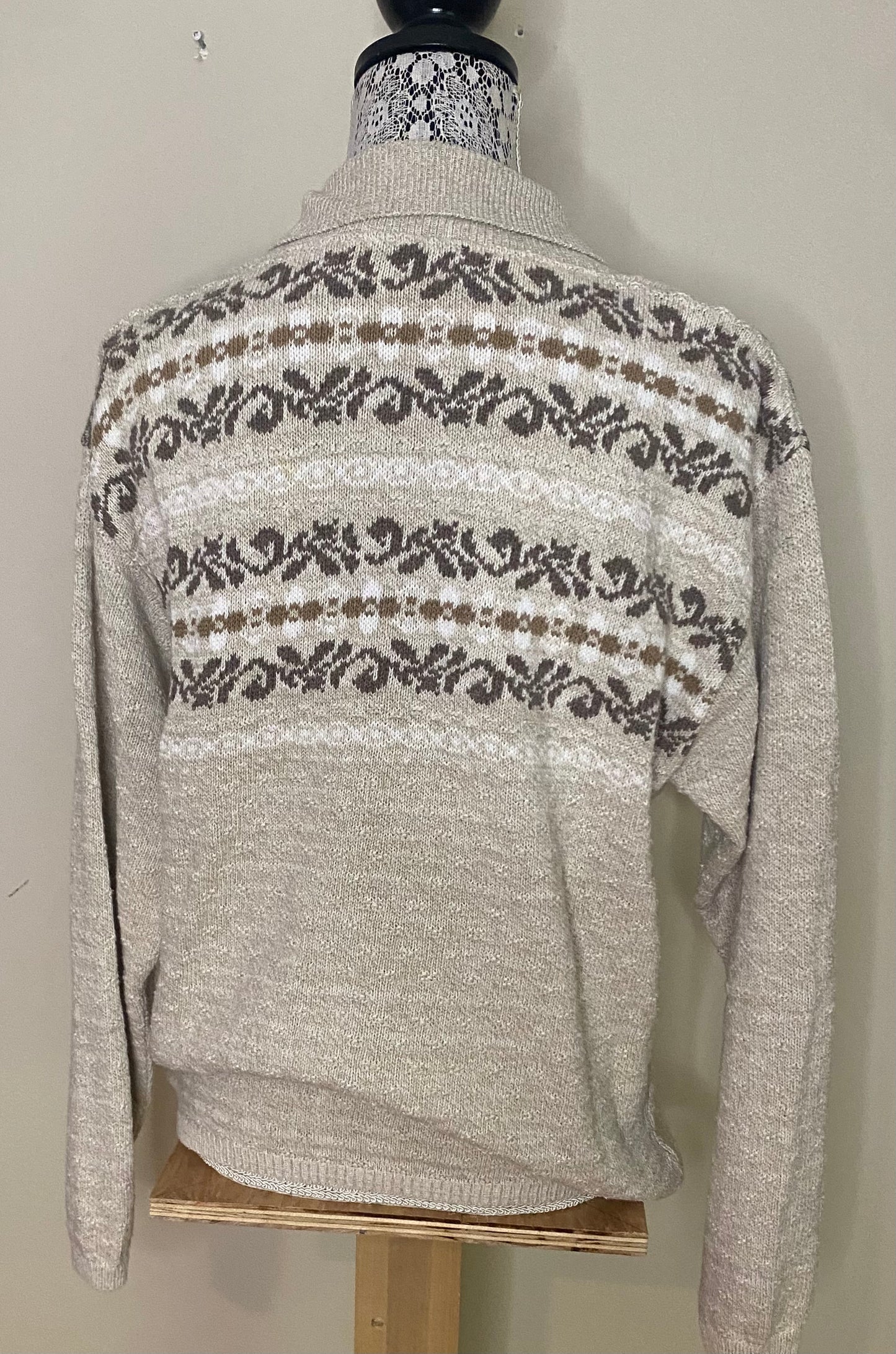 Cottage Cove Winter Beige Full Zip Women’s Cardigan Large