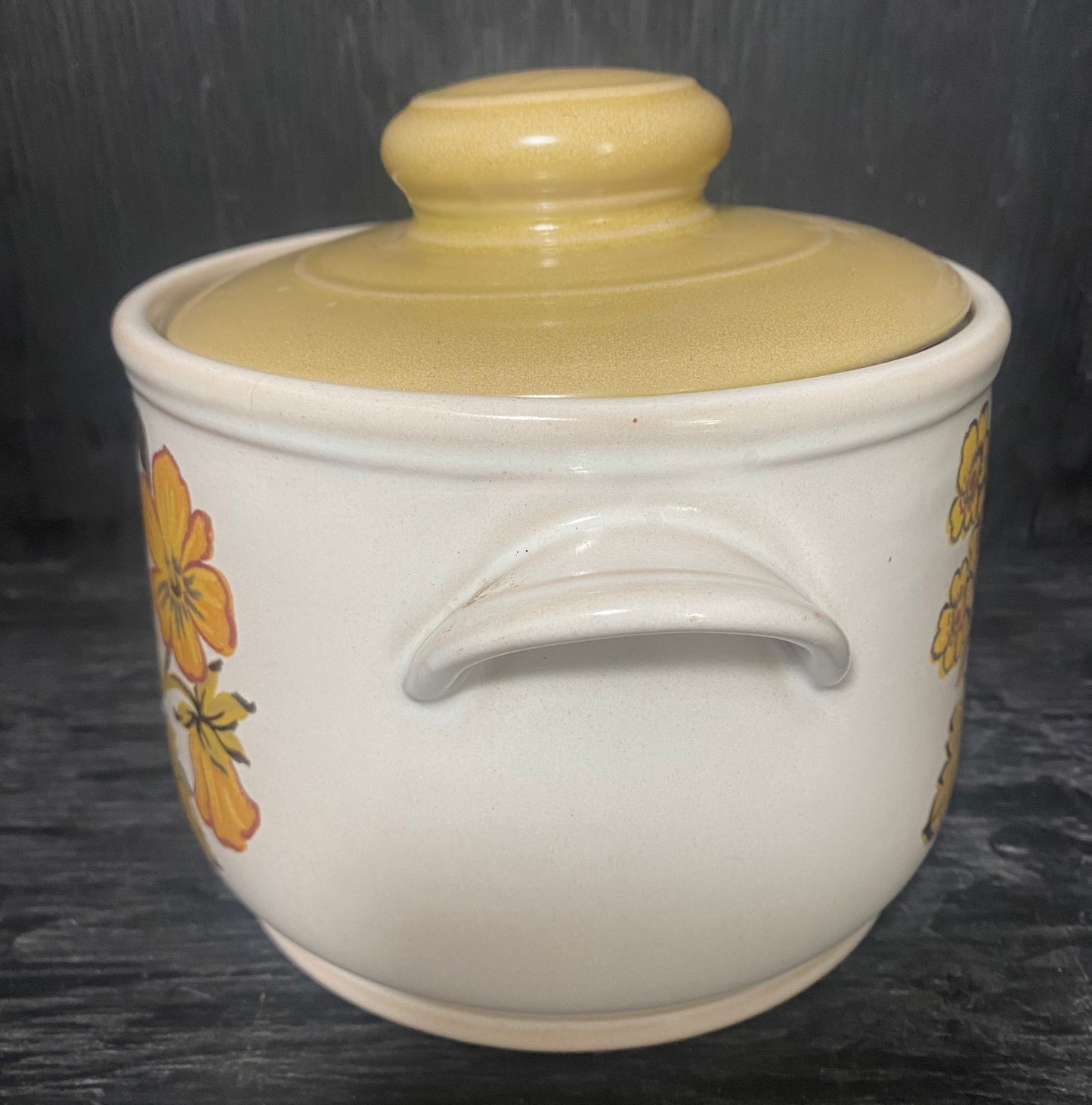 Sadler Clover Covered Bean Pot