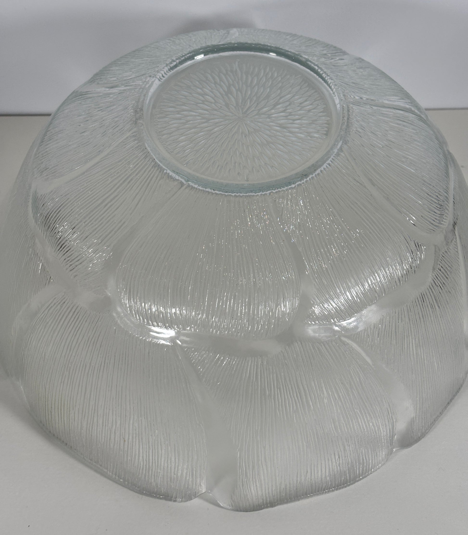 Arcoroc France Fleur Punch or Salad Serving Bowl