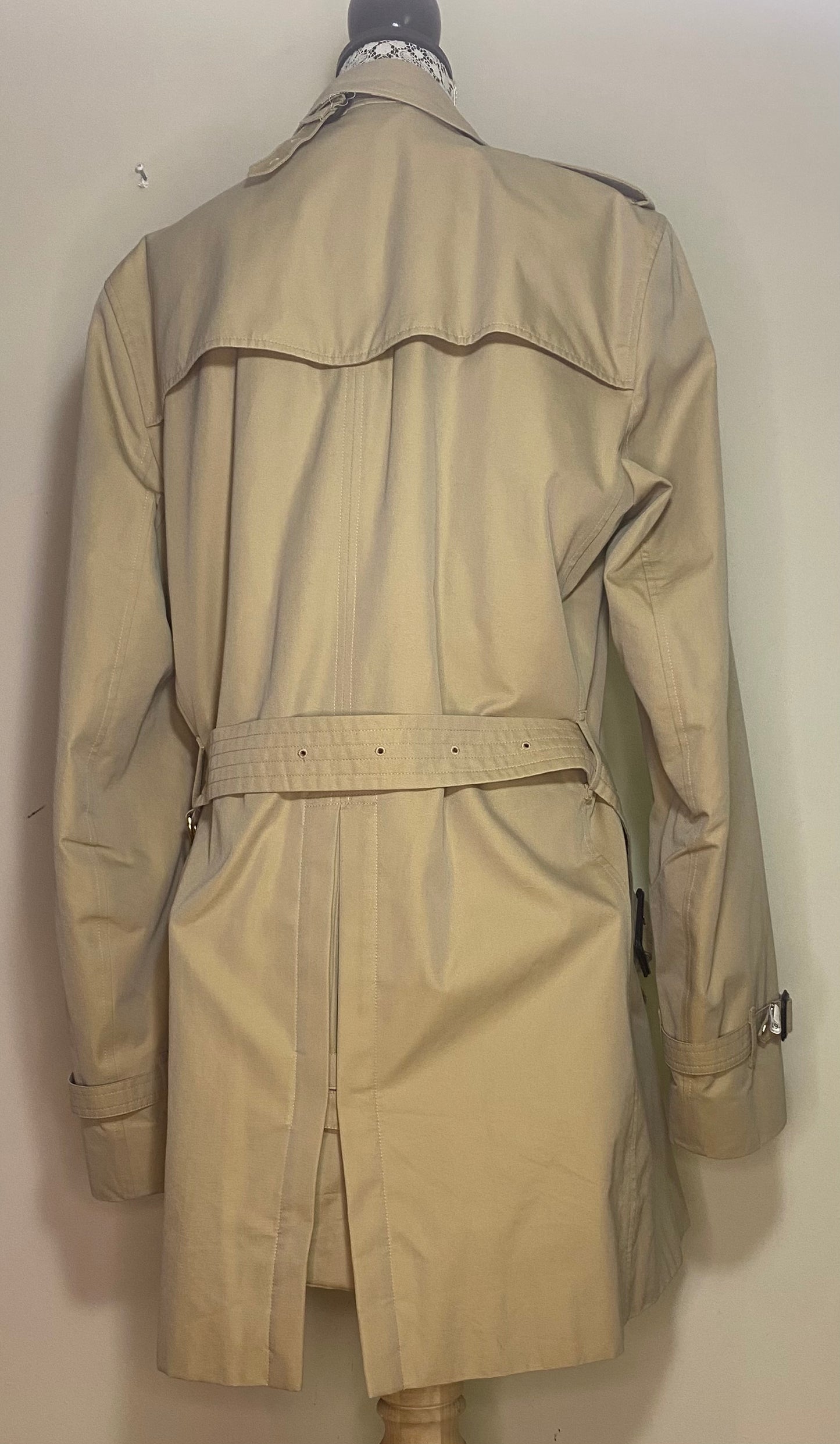 Burberry The Kensington Women’s Trench Coat Medium