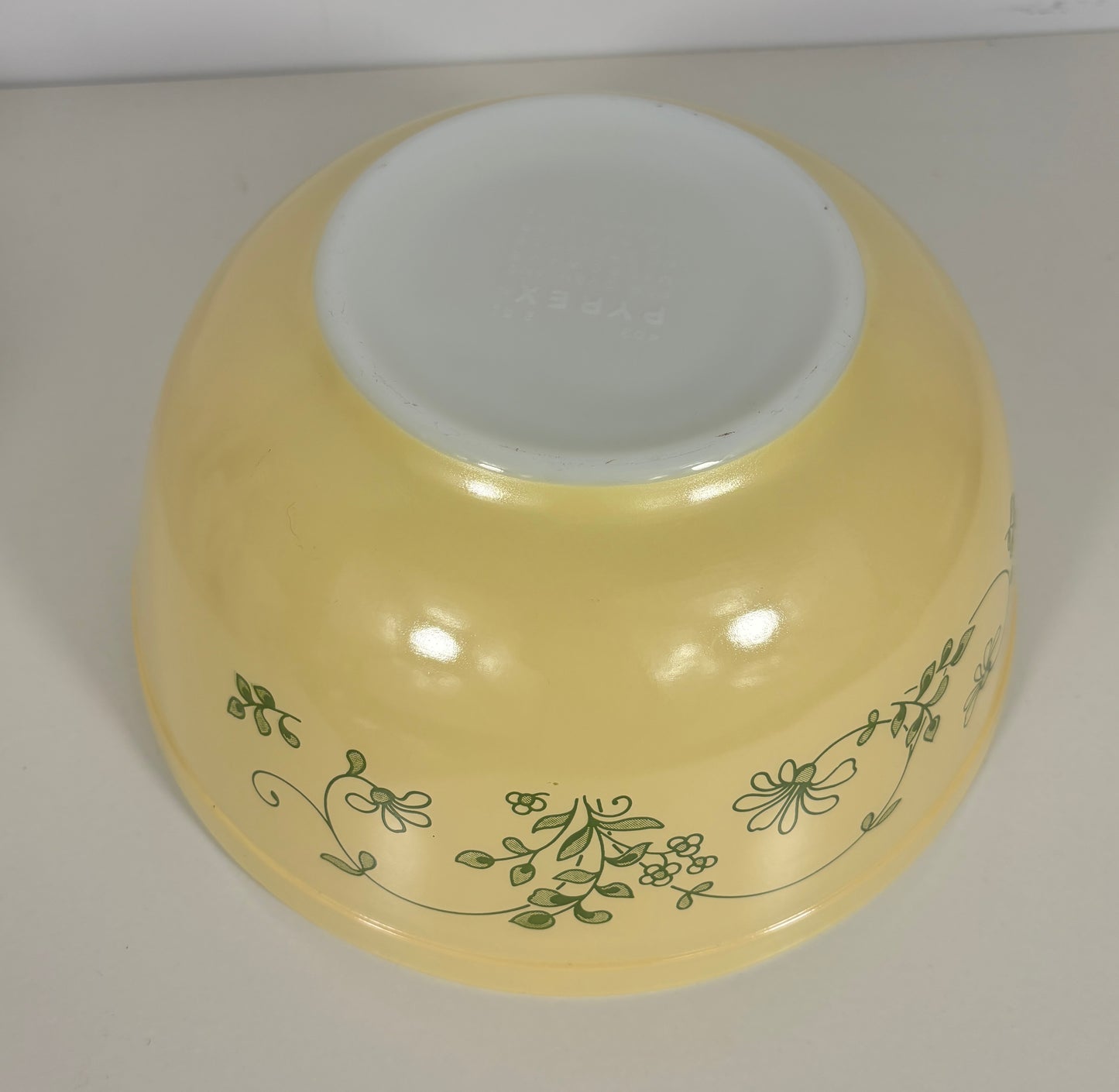 Pyrex Shenandoah 2.5 Quart Mixing Bowl
