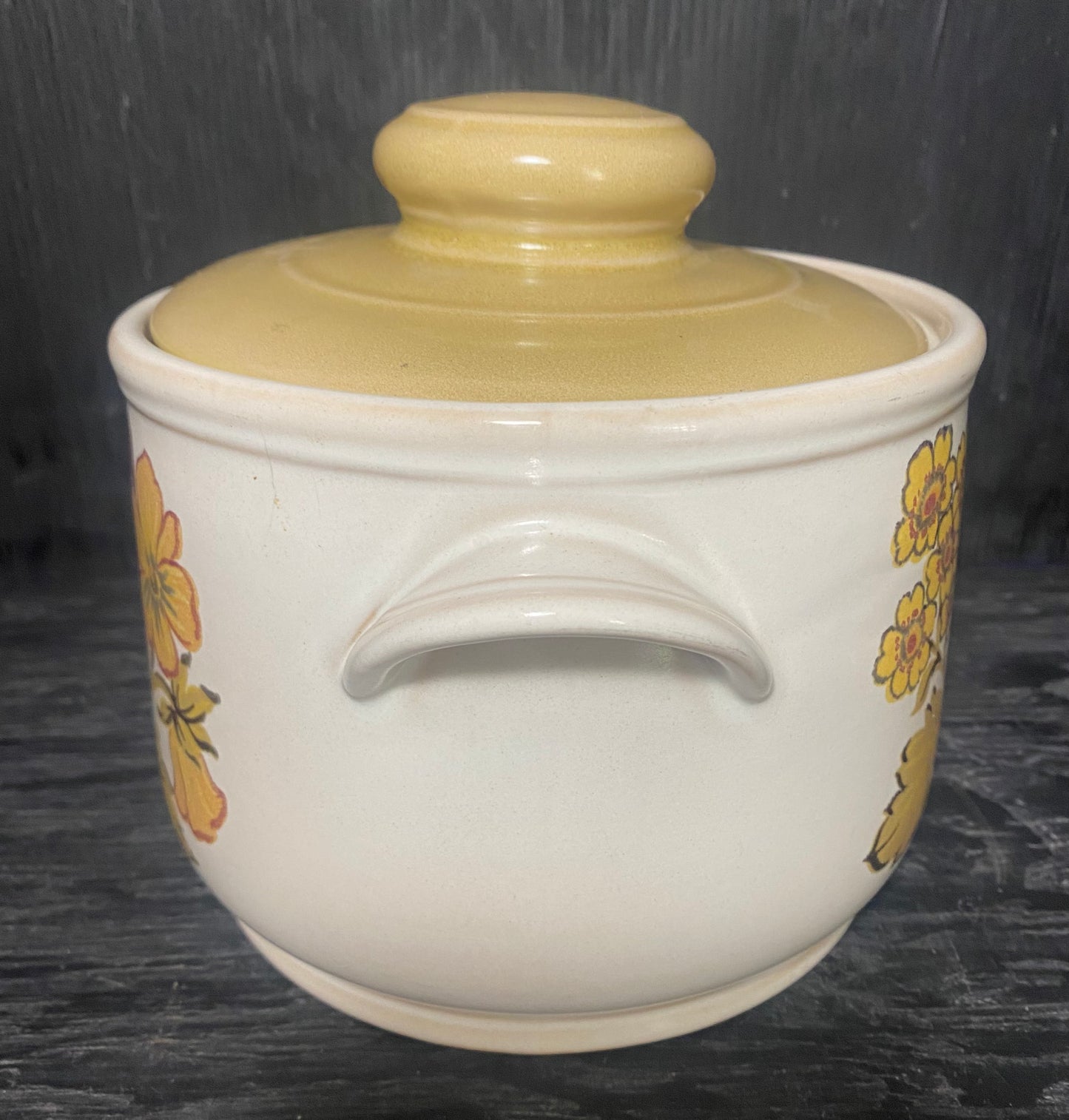 Sadler Clover Covered Bean Pot