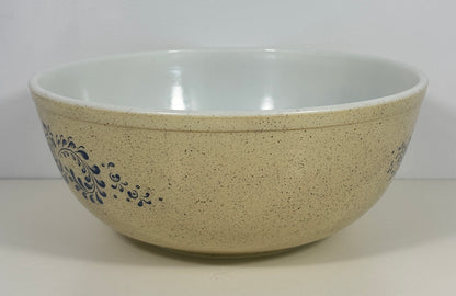 Pyrex Homestead 4 Quart Nesting Mixing Bowl