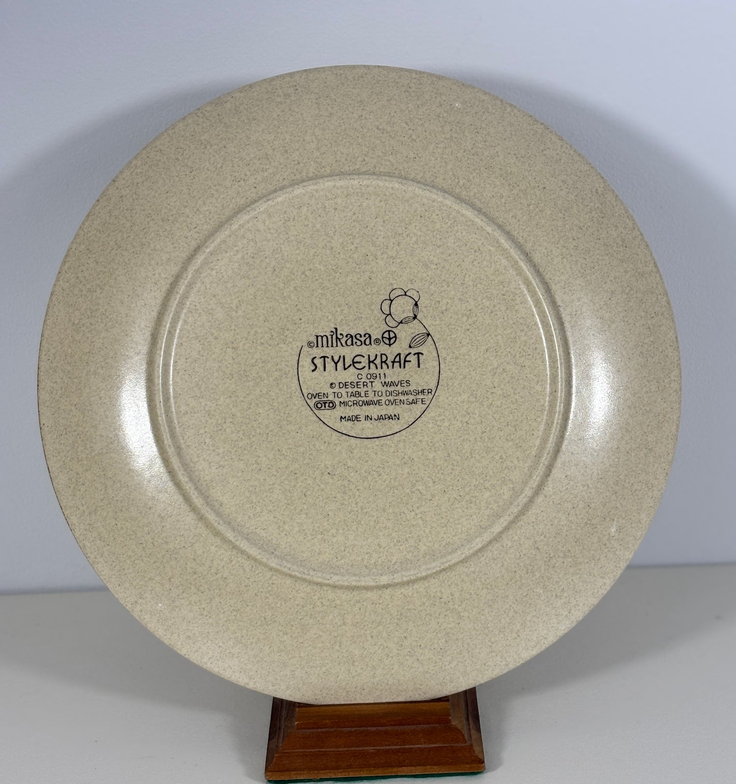 Mikasa Stylecraft Desert Waves Plate