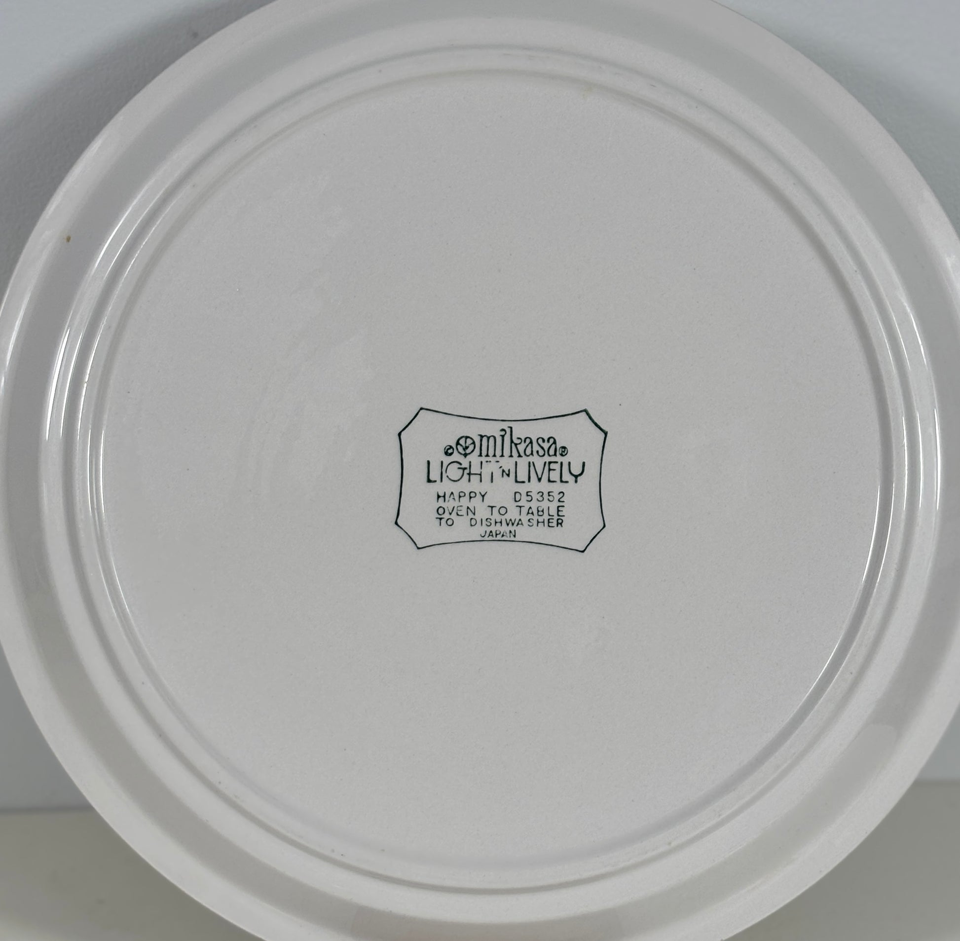 Mikasa Light N Lively Happy Plate