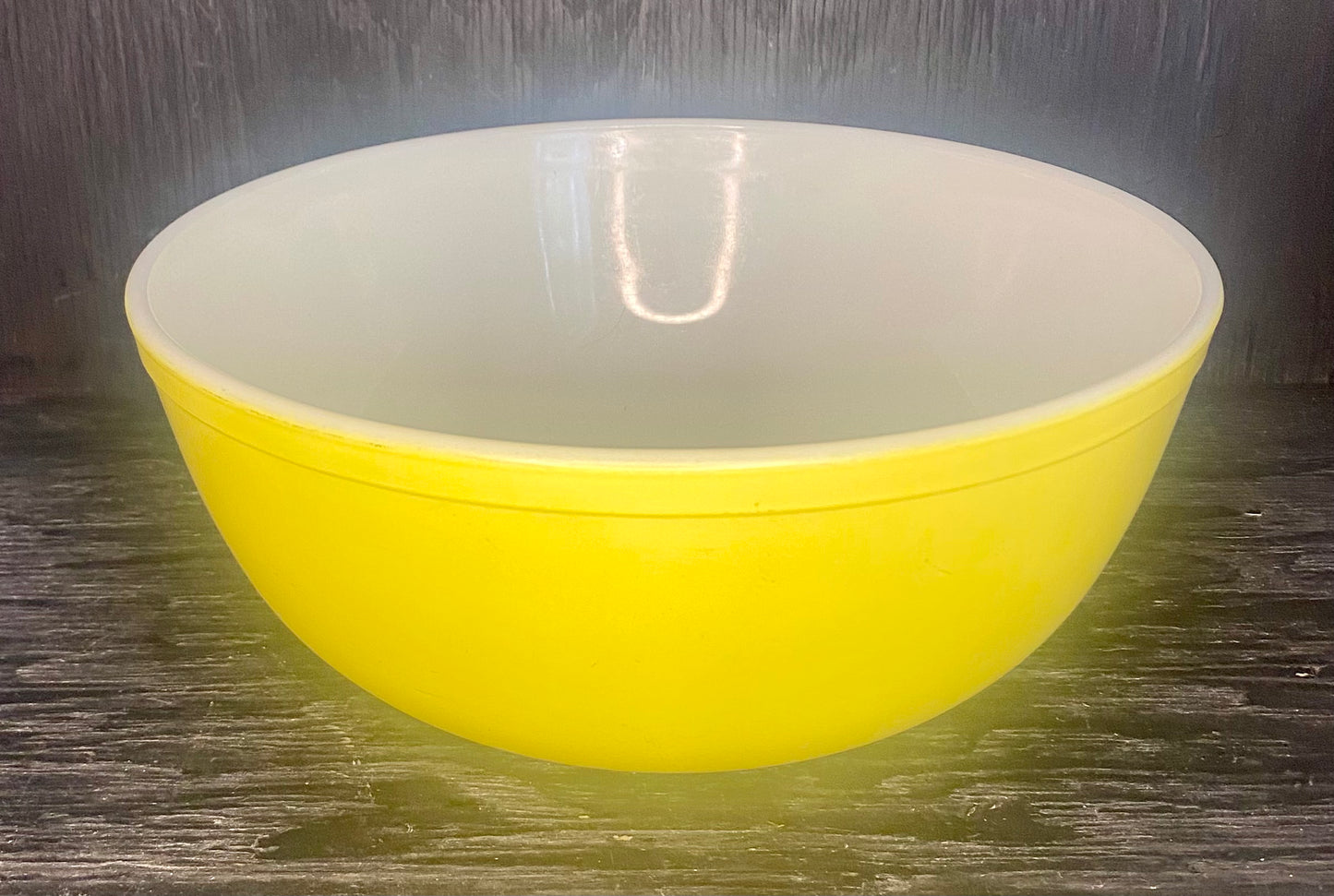 Yellow Pyrex 4 Quart Mixing Bowl 404