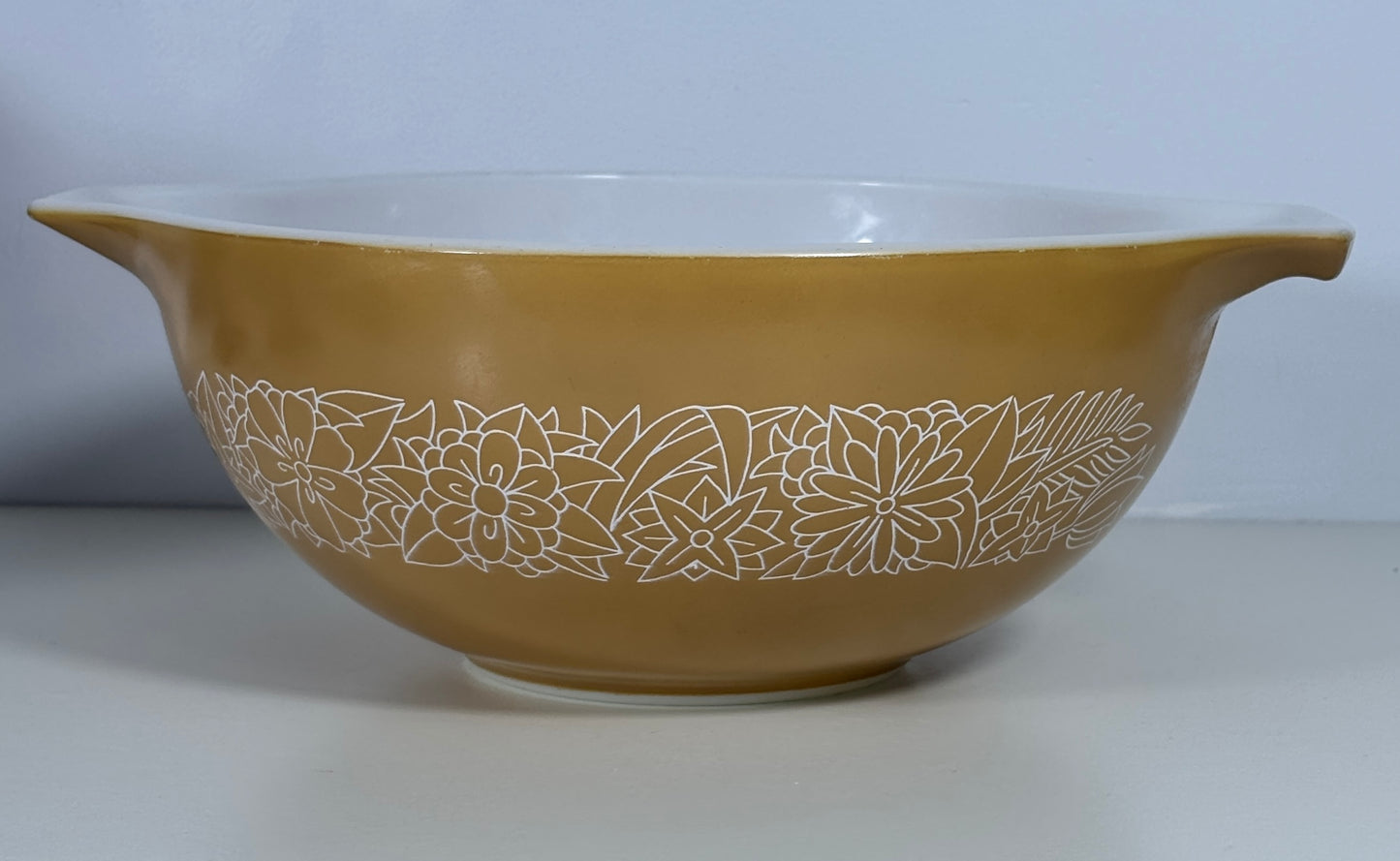 2.5 Quart Pyrex Woodland Cinderella Mixing Bowl