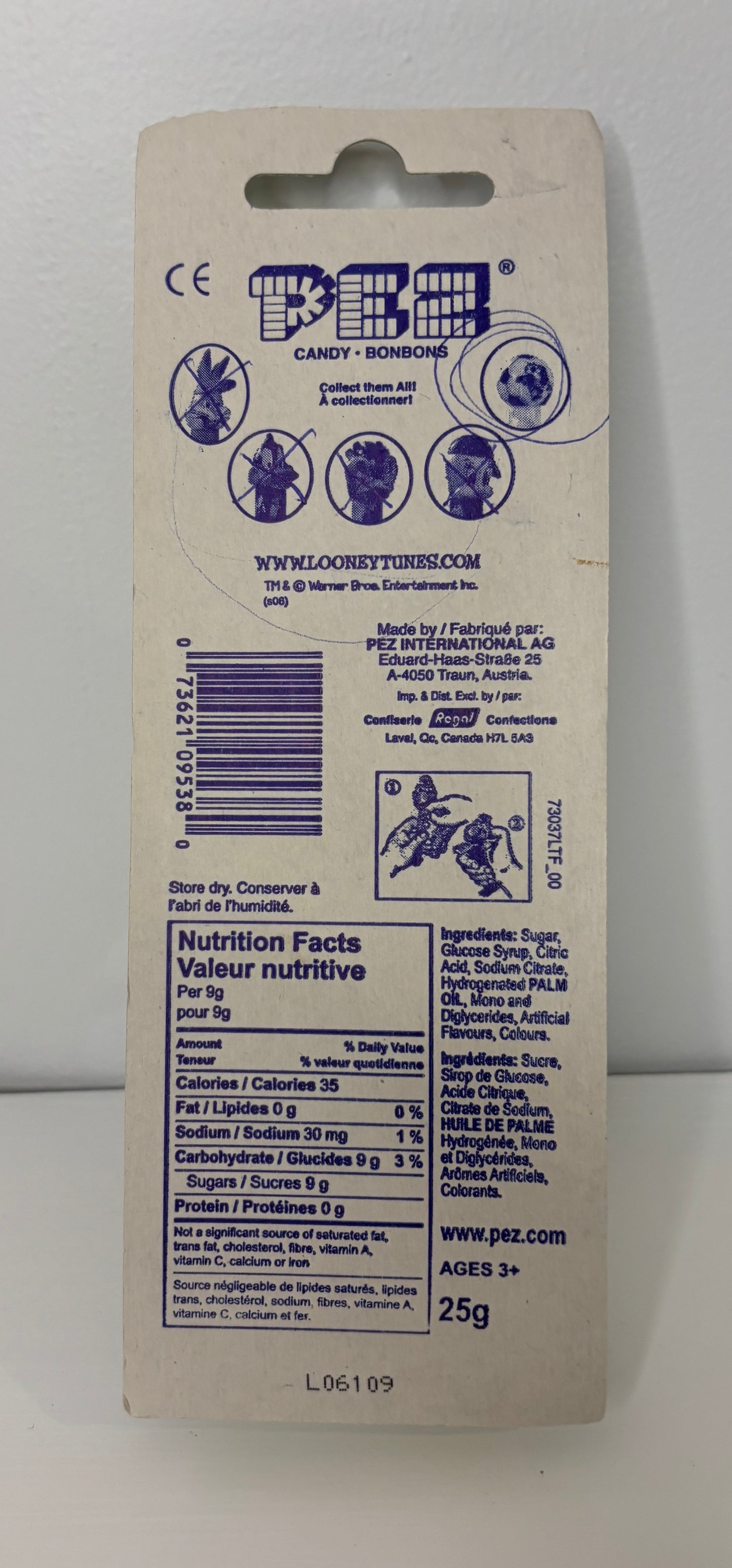 Looney Tunes Cup Bugs Bunny Soccer Pez Dispenser