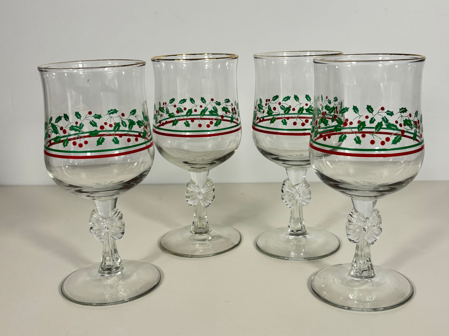 Libbey Arby’s Christmas Collection Wine Glass Set