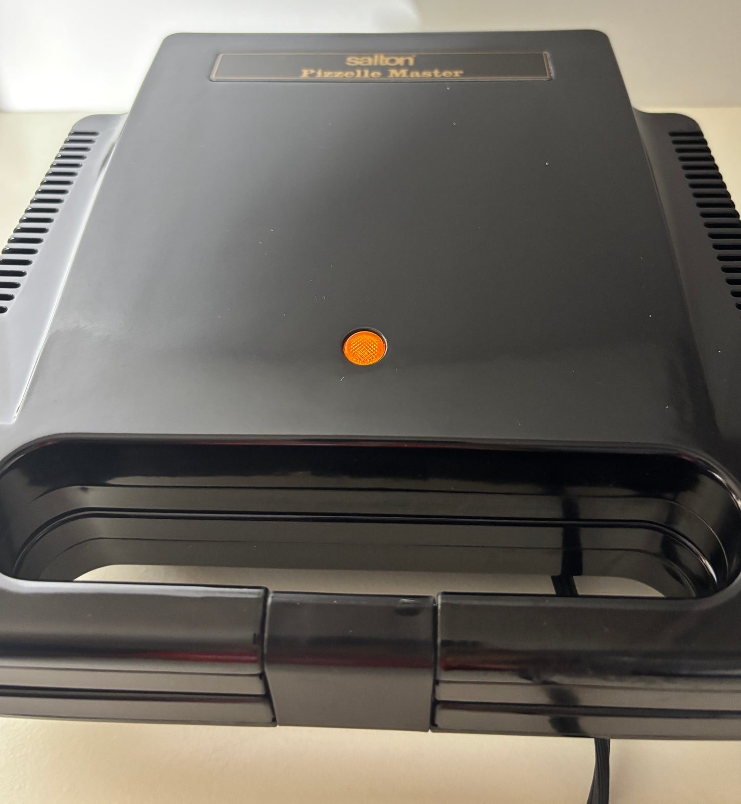 Salton Pizzelle Master Italian Cookie Maker WM-6