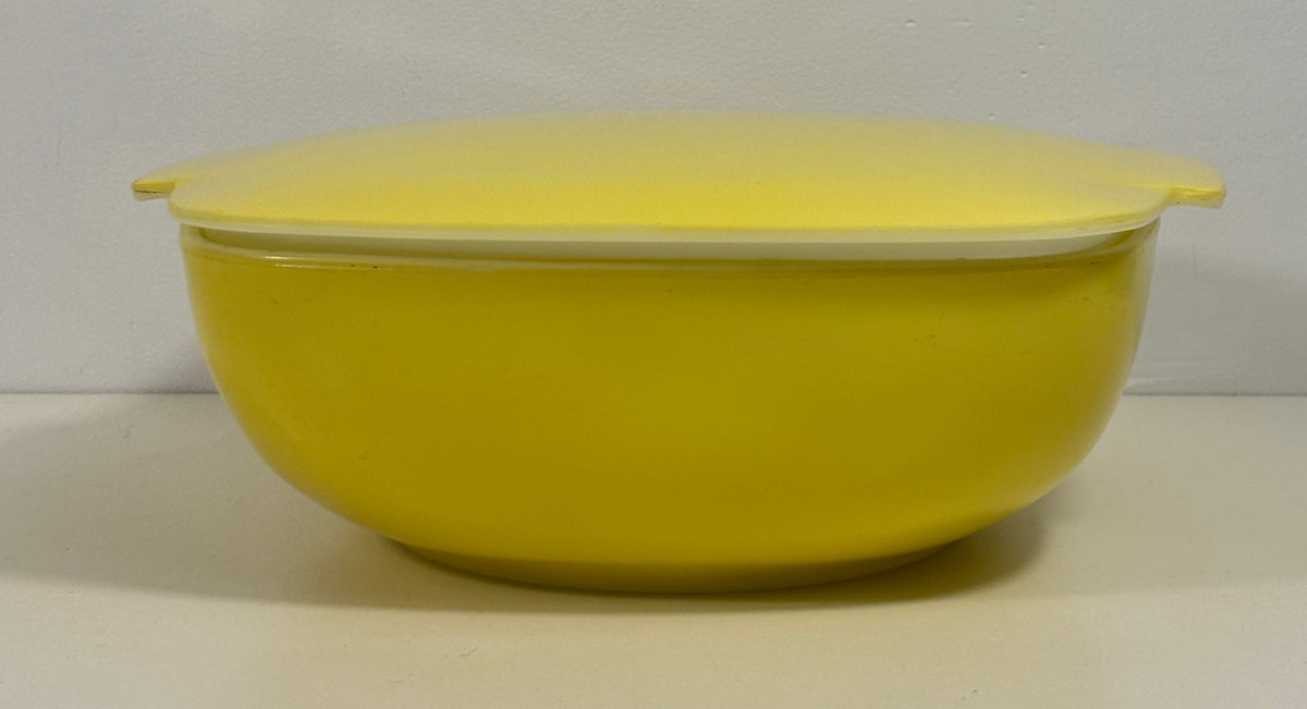 Yellow Pyrex Square 2.5 Quart Casserole Dish