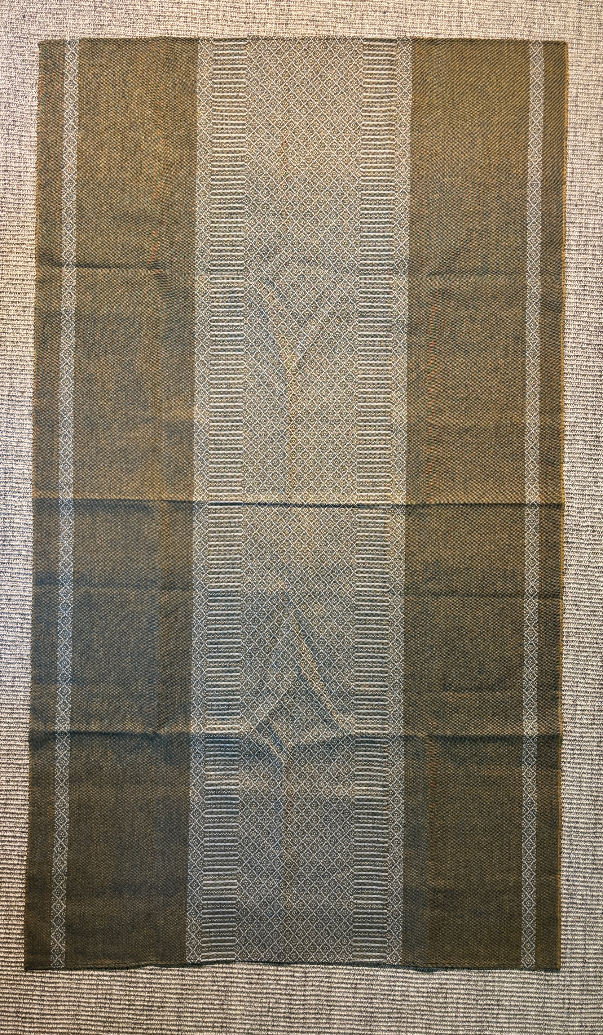 Fintvatt Green Geometric Vintage Woven Tablecloth