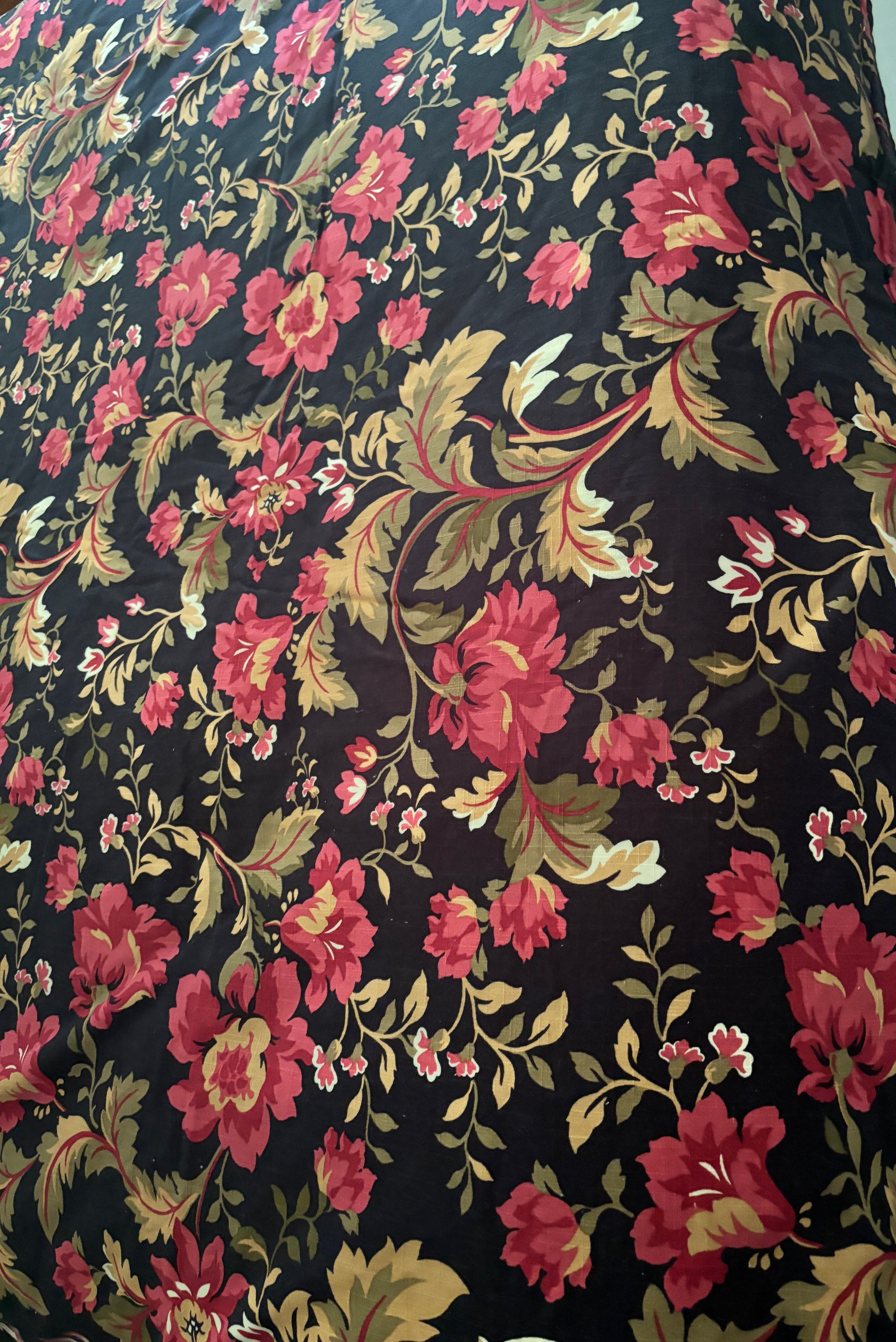 Retro Cotton Red Floral Comforter and Pillow Sham Set