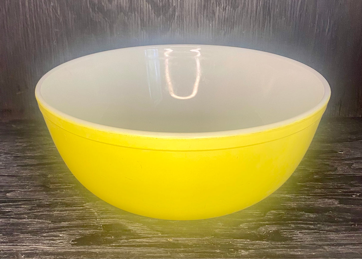 Yellow Pyrex 4 Quart Mixing Bowl 404