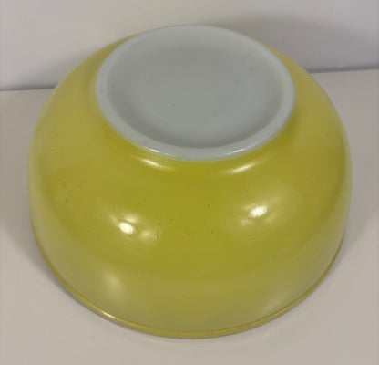 Pyrex Primary Yellow 4 Quart Nesting Mixing Bowl