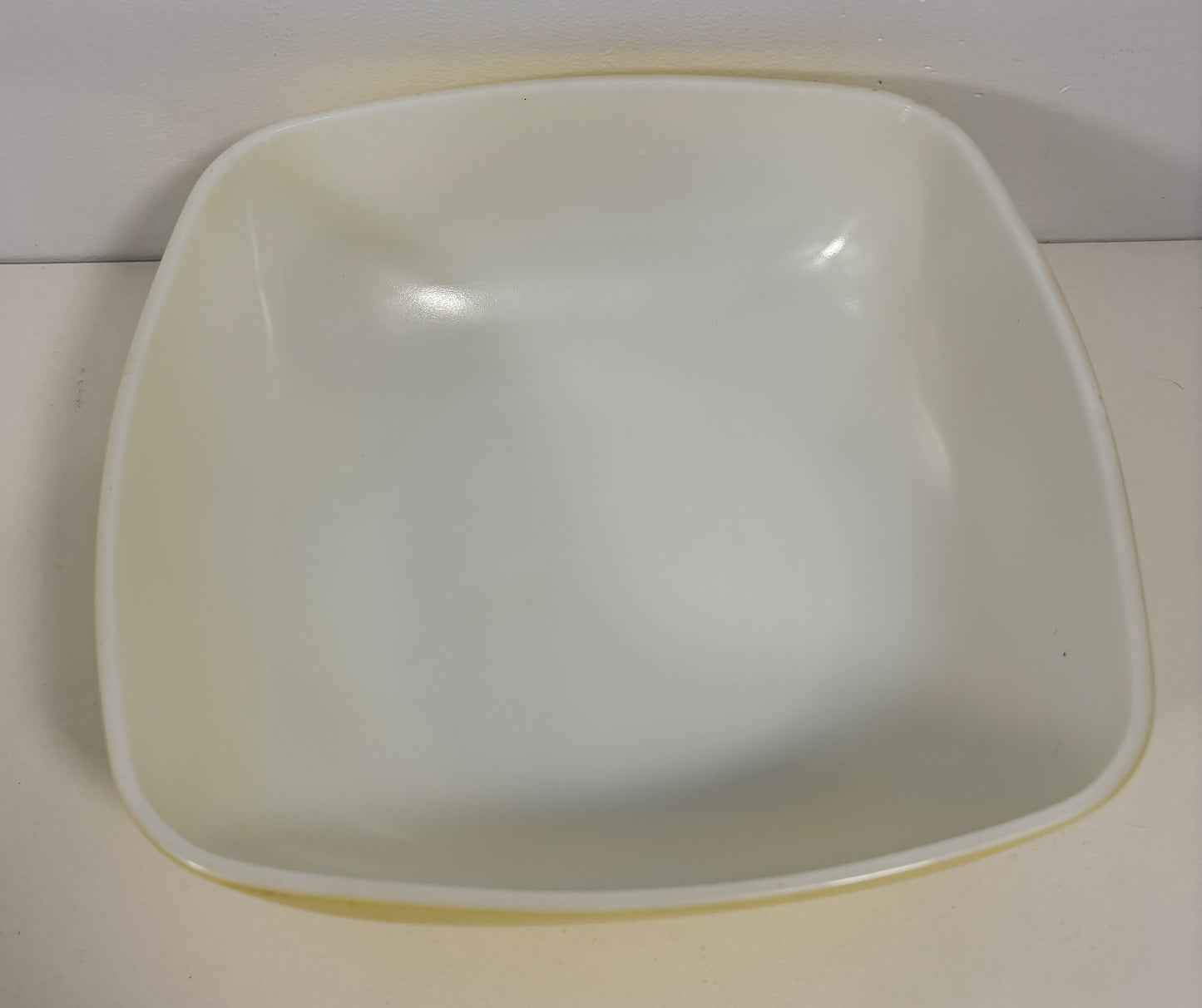 Yellow Pyrex Square 2.5 Quart Casserole Dish