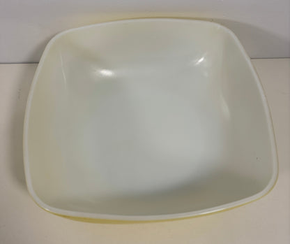 Yellow Pyrex Square 2.5 Quart Casserole Dish