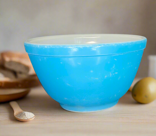 Blue Pyrex 750ml Nesting Mixing Bowl