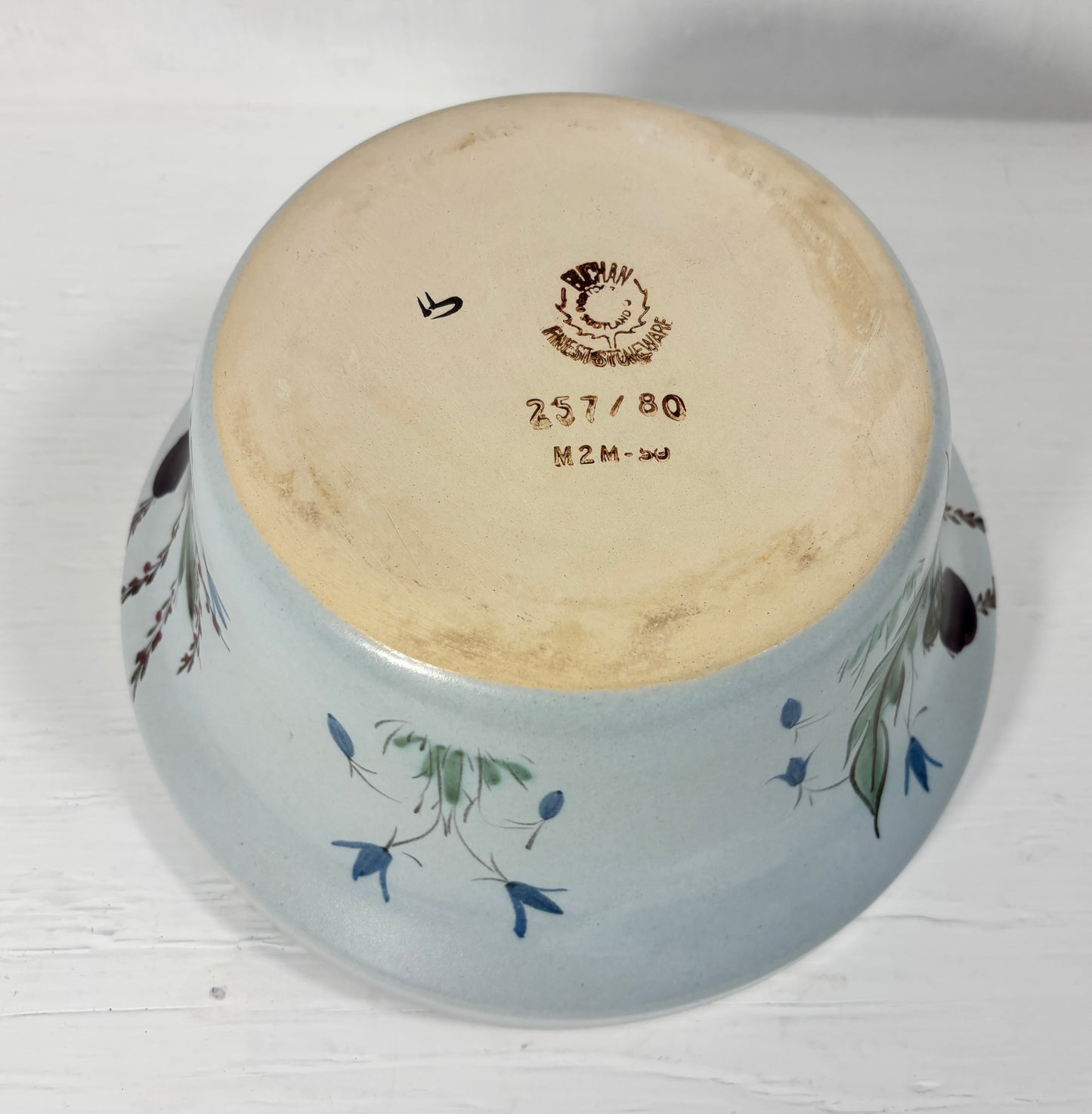 Buchan Thistleware 2 Quart Round Casserole Dish