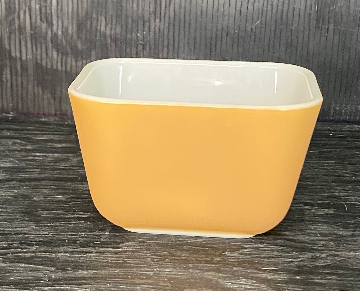 Vintage Pyrex Brown 350ml Fridgie Dish Pyrex 501B