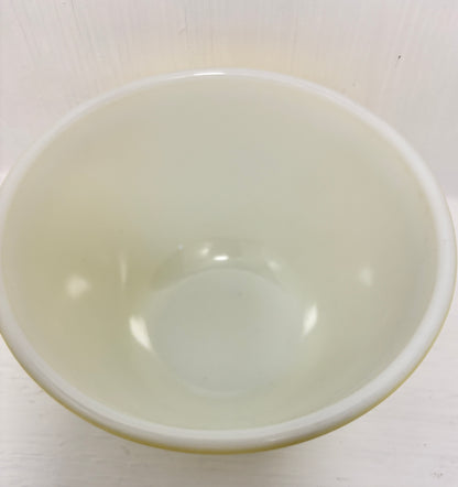 Yellow Pyrex 1.5 Pint Nesting Mixing Bowl