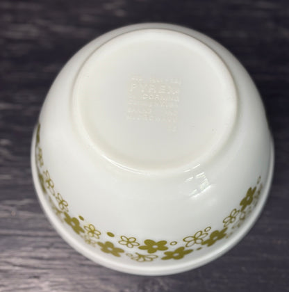 Pyrex Spring Blossom White Crazy Daisy 1.5 Quart Mixing Bowl