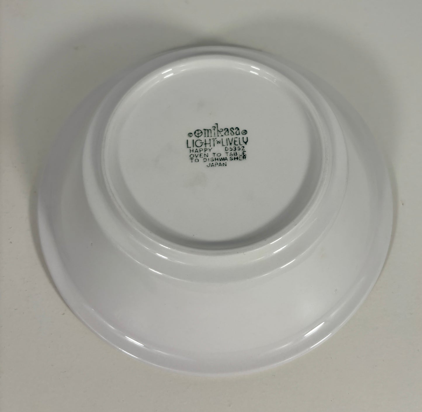 Mikasa Light N Lively Happy Soup Cereal Bowl