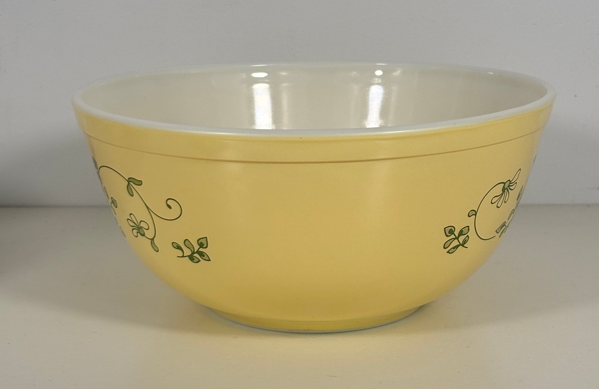 Pyrex Shenandoah 2.5 Quart Mixing Bowl