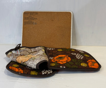 Retro St. Michael’s Double Pot Holder and Trivet