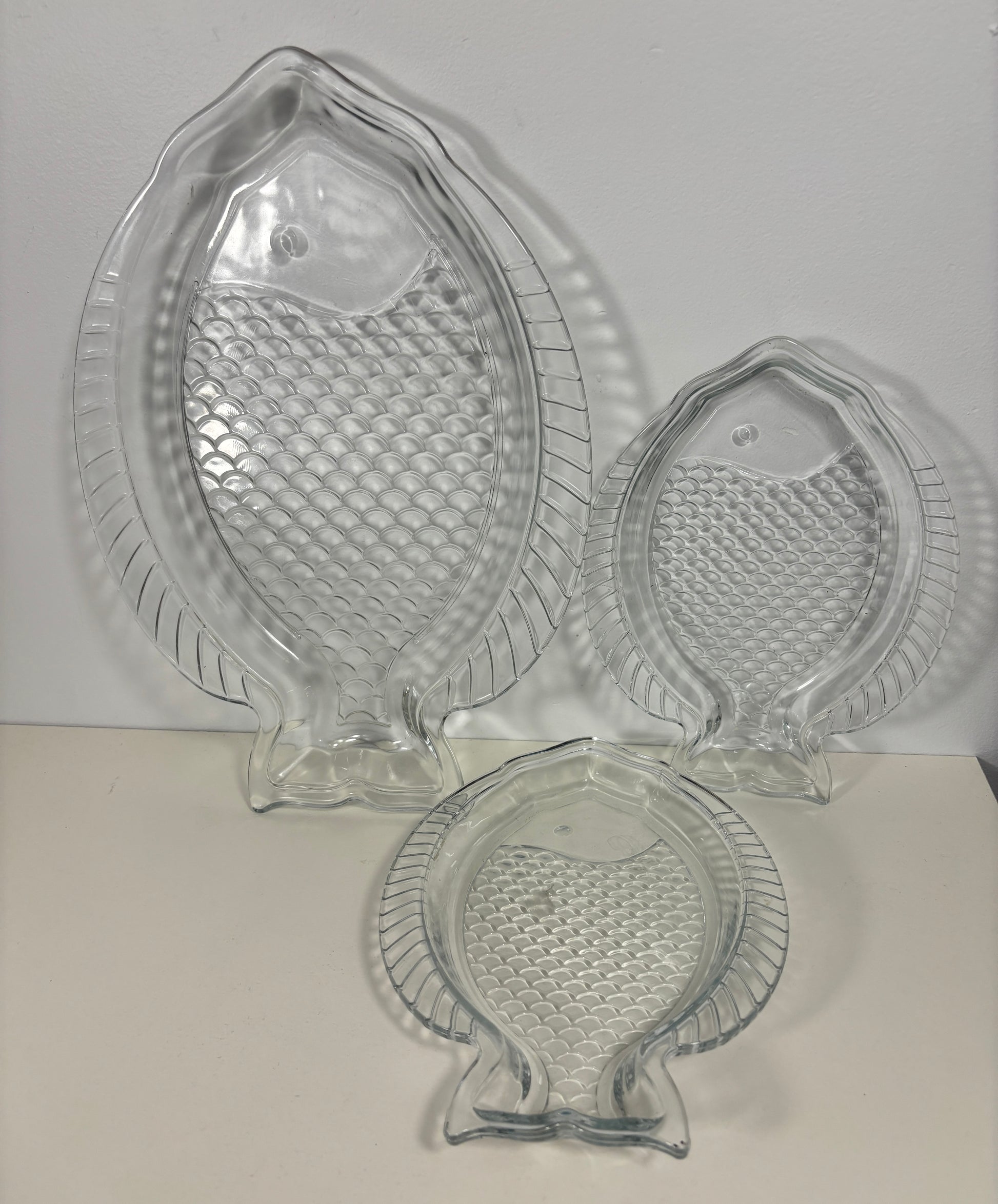 MamboCat Oslo Clear Glass Fish Serving Plate Set