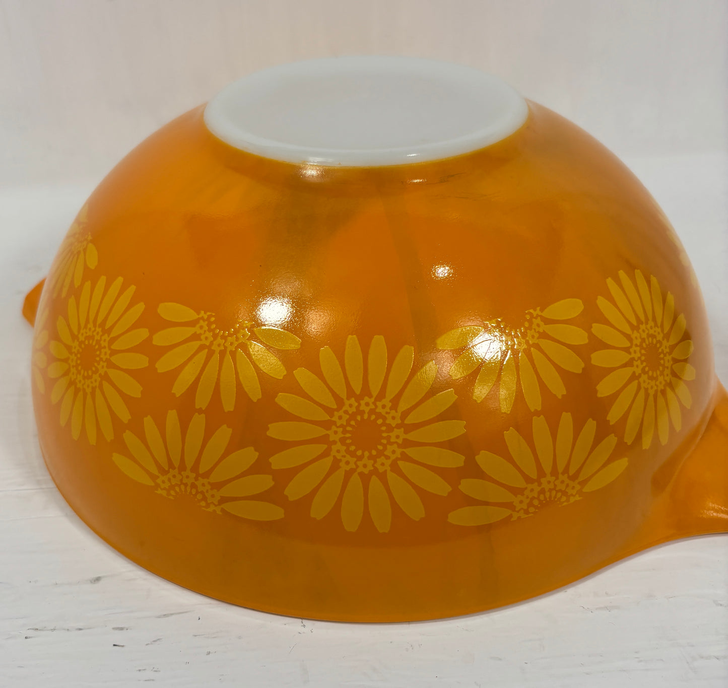 Pyrex Orange Yellow Daisy 4 Quart Cinderella Mixing Bowl