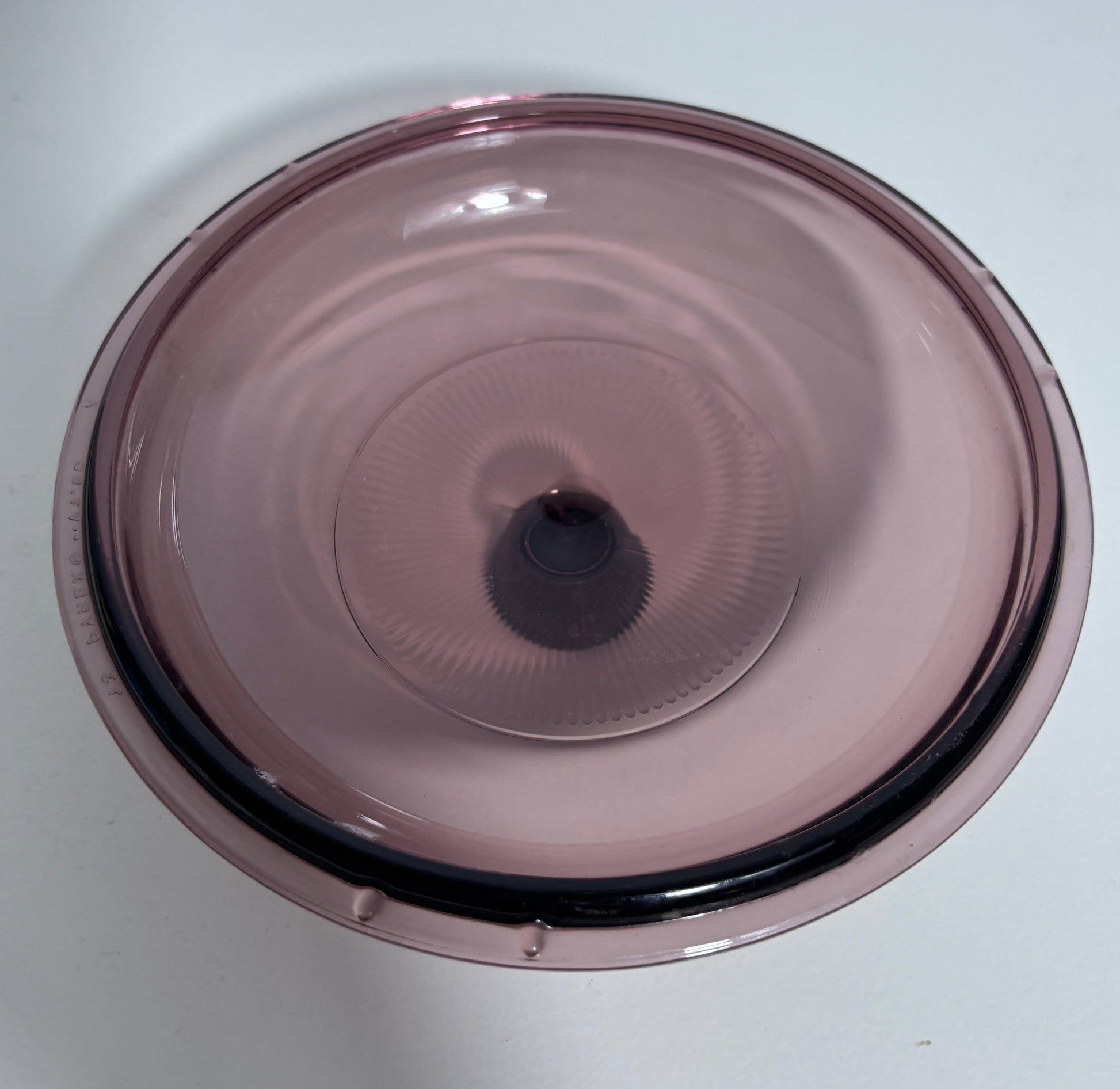 Vintage Cranberry Pyrex 1.5L Covered Casserole Dish