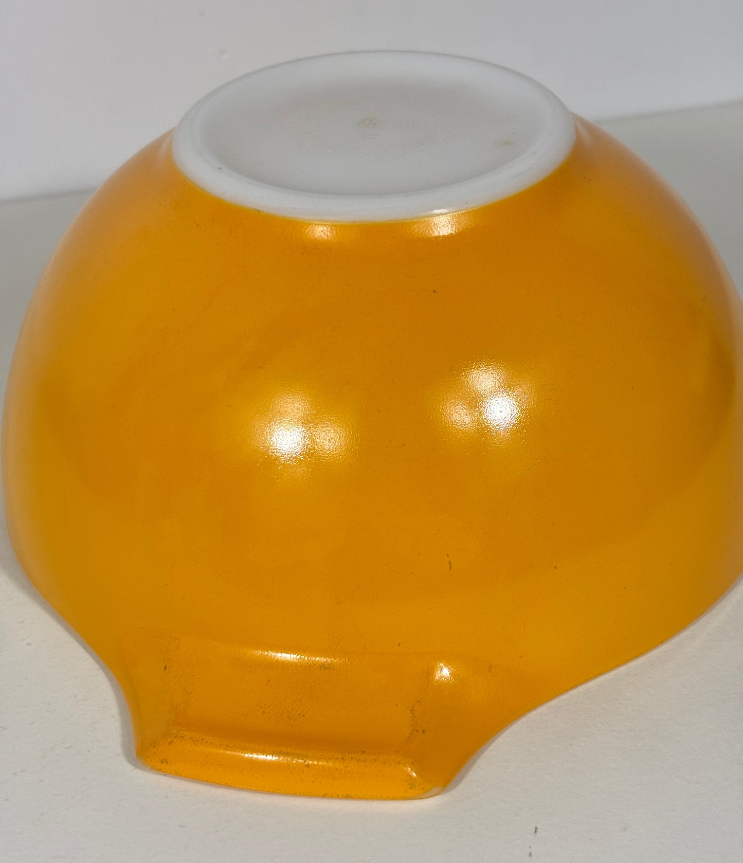 Pyrex Yellow Gold 1.5 Quart Cinderella Mixing Bowl
