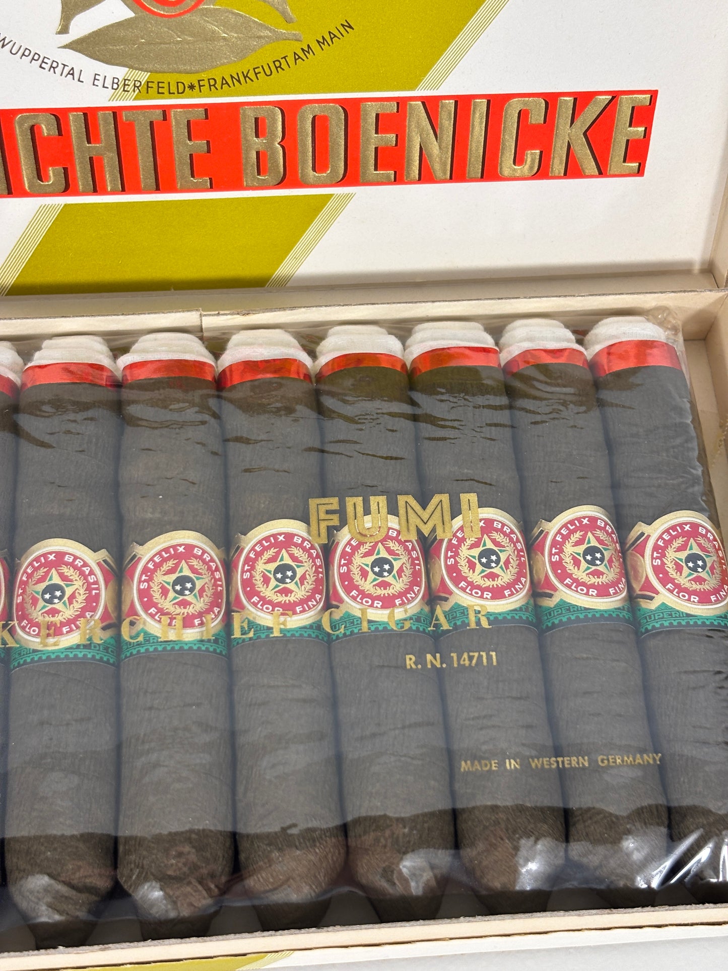Otto Boenicke 1930s Cigar Shaped Handkerchief Set