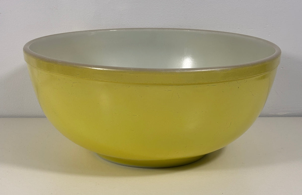 Pyrex Primary Yellow 4 Quart Nesting Mixing Bowl