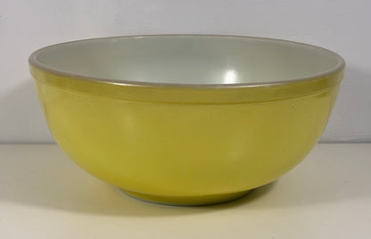 Pyrex Primary Yellow 4 Quart Nesting Mixing Bowl