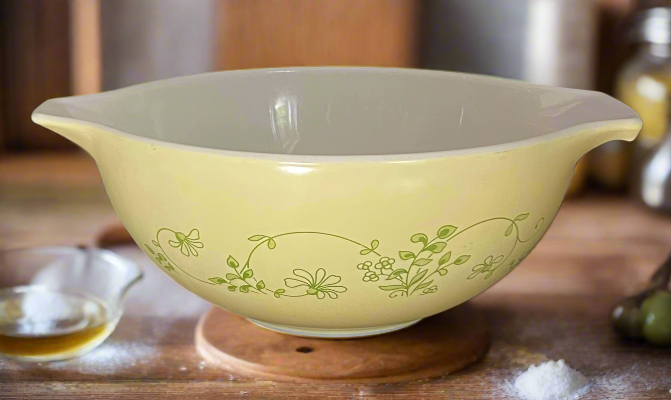 Pyrex Shenandoah 2.5 Quart Cinderella Mixing Bowl