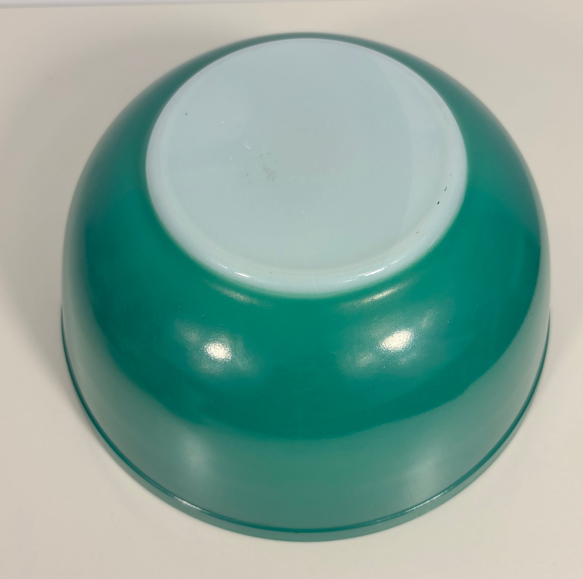 Pyrex Canada 2.5 Quart Primary Green Mixing Bowl