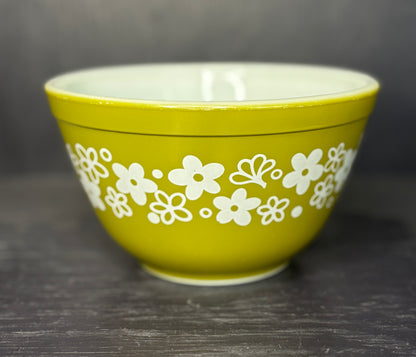 Green Pyrex Spring Blossom Crazy Daisy 1.5 Pint Nesting Mixing Bowl