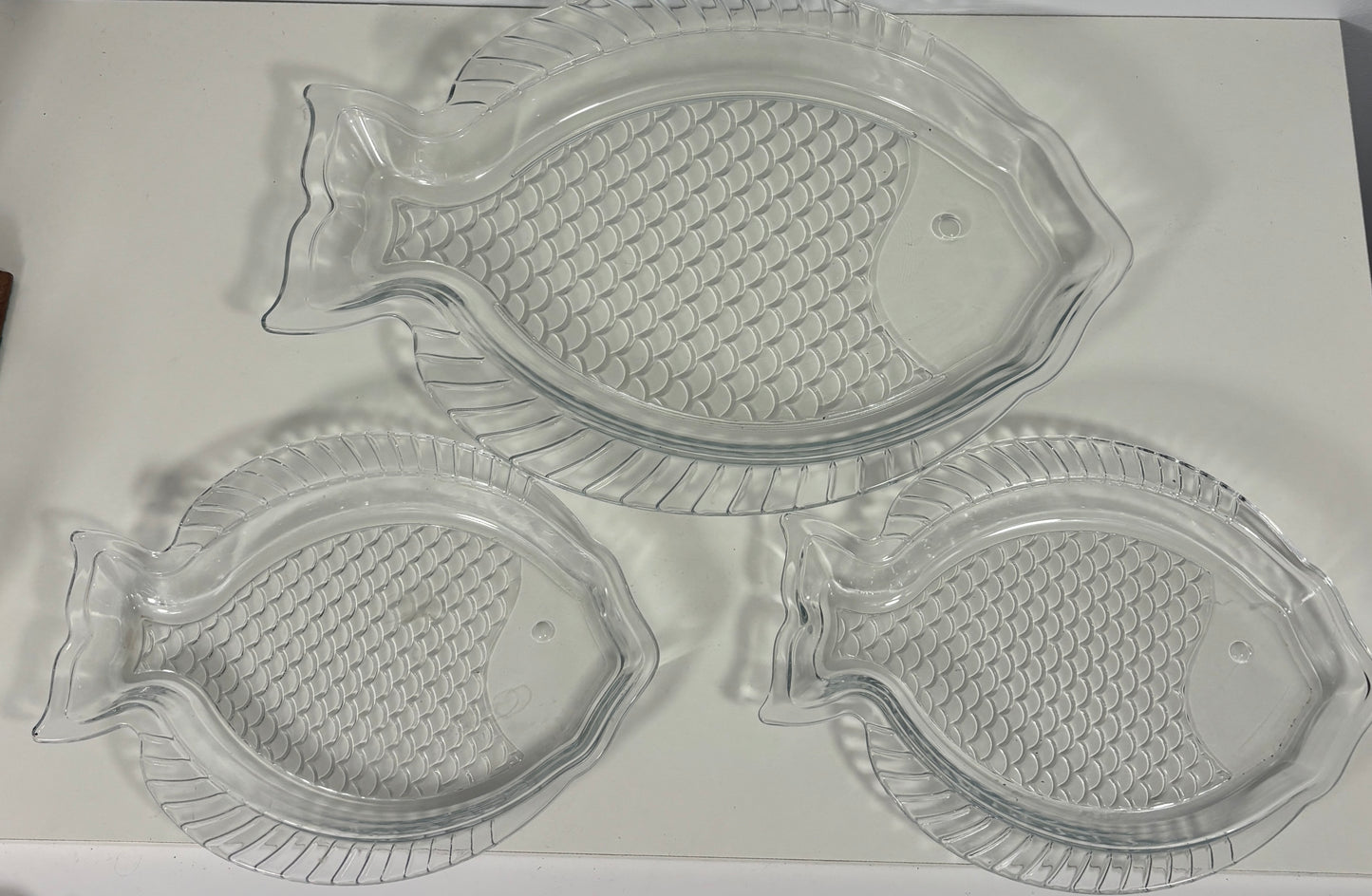 MamboCat Oslo Clear Glass Fish Serving Plate Set