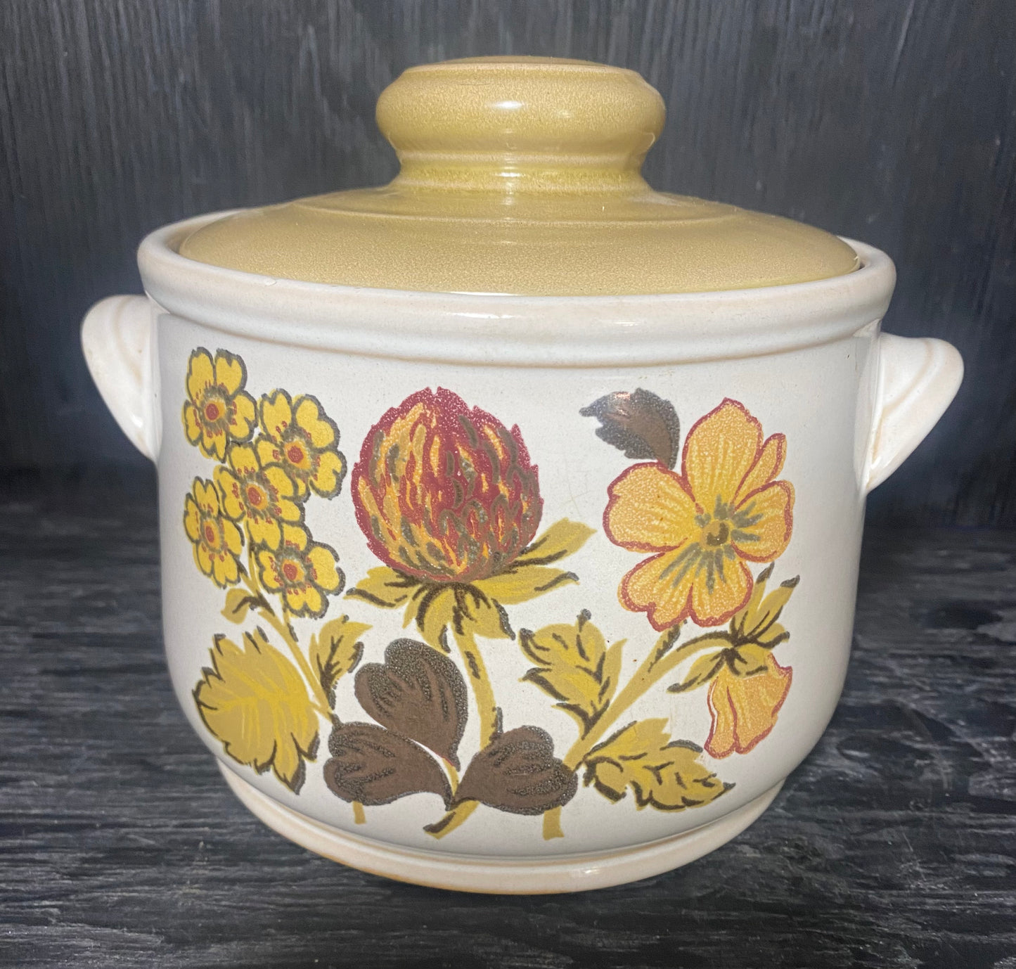 Sadler Clover Covered Bean Pot