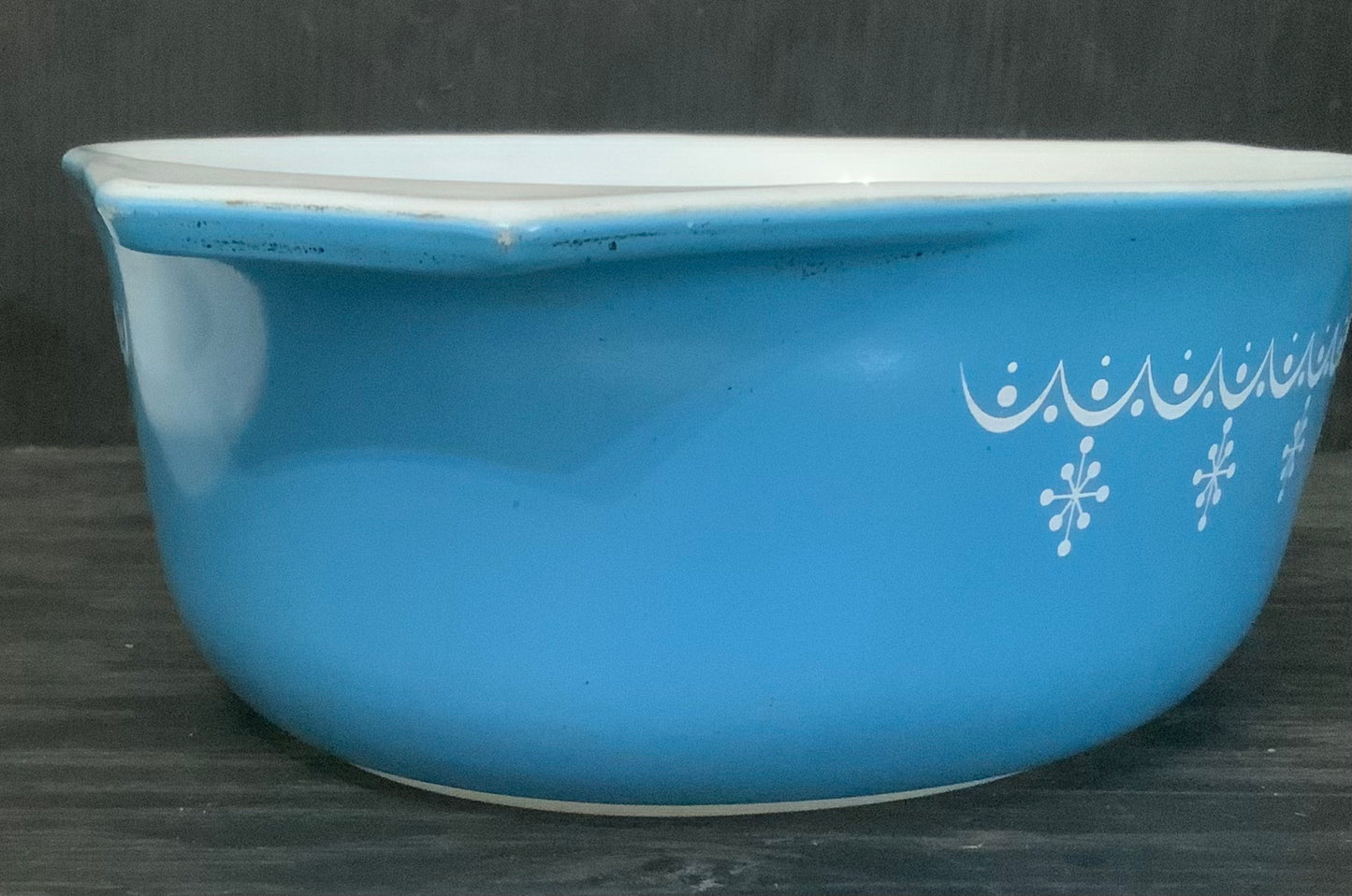 Pyrex 043 Snowflake 1.5 Pint Casserole Dish