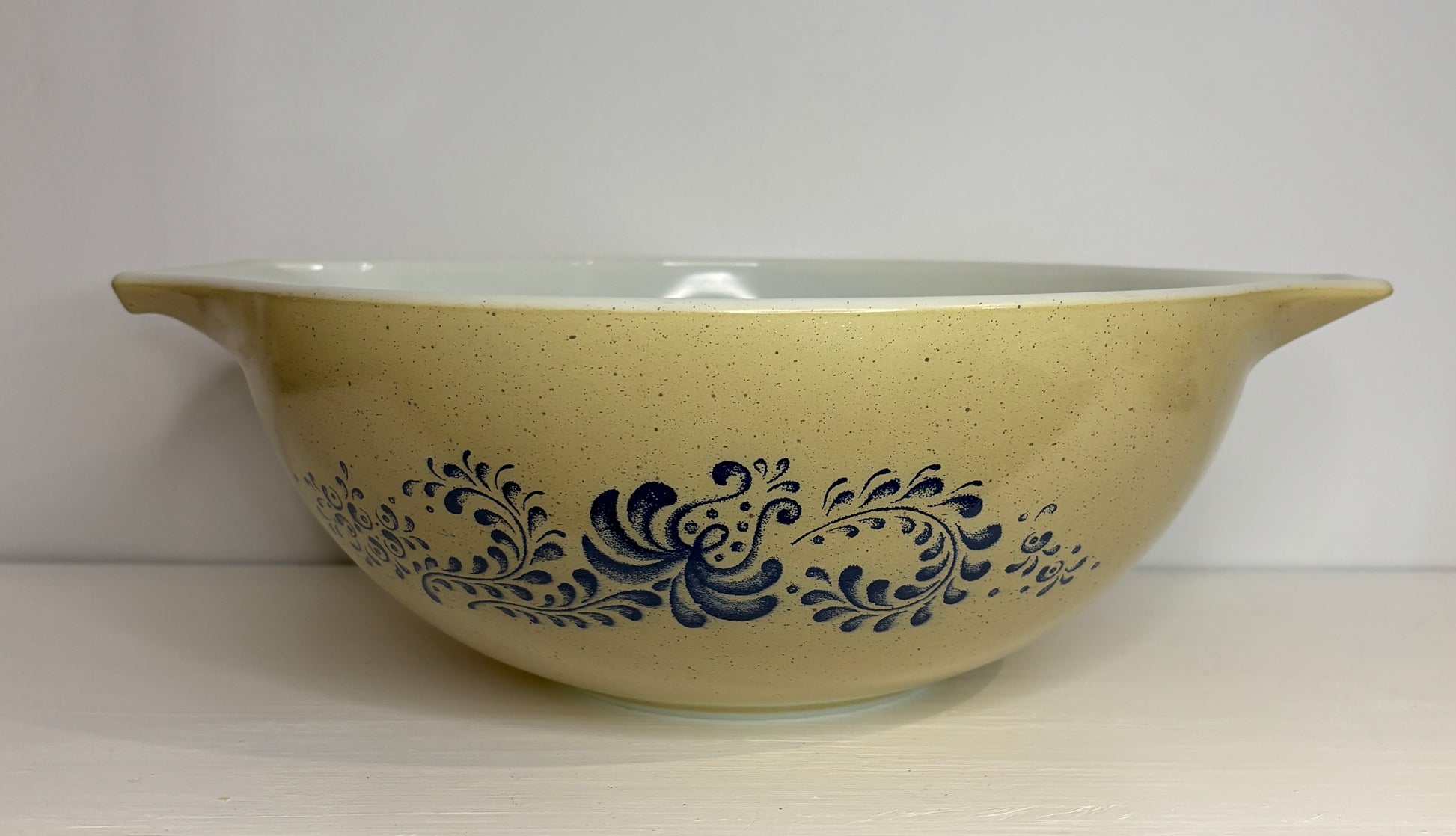 Pyrex Corning USA Homestead 4 Quart Cinderella Mixing Bowl