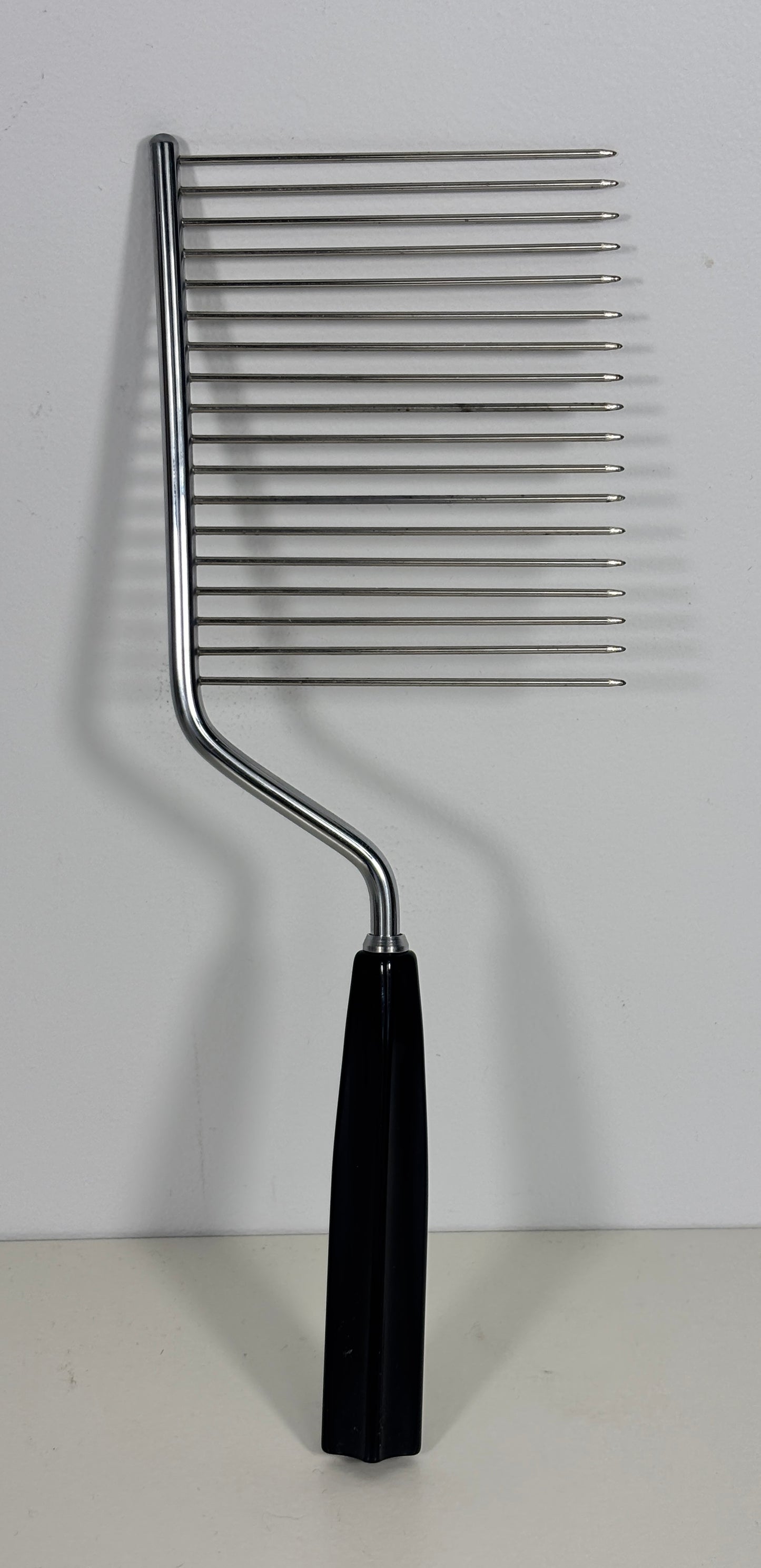 Schneider Vintage Cake Breaker